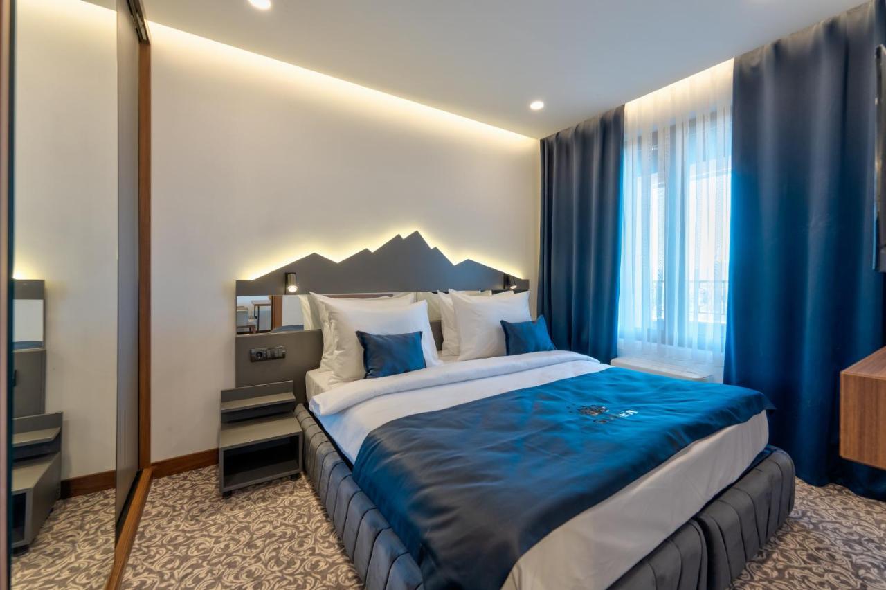 Aparthotel Queen Of 4*