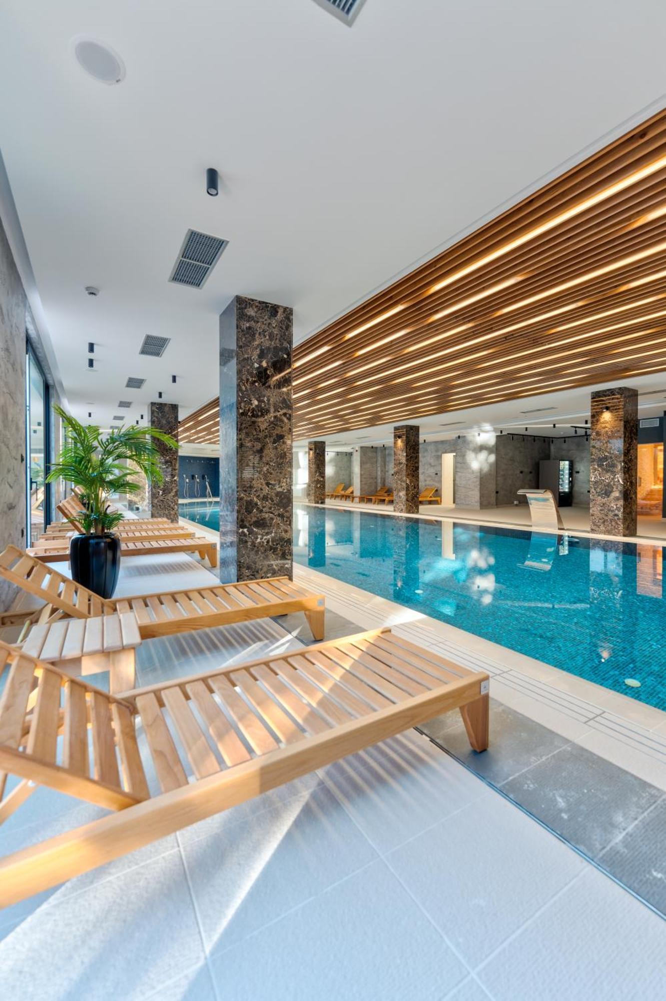 Aparthotel Queen Of 4*